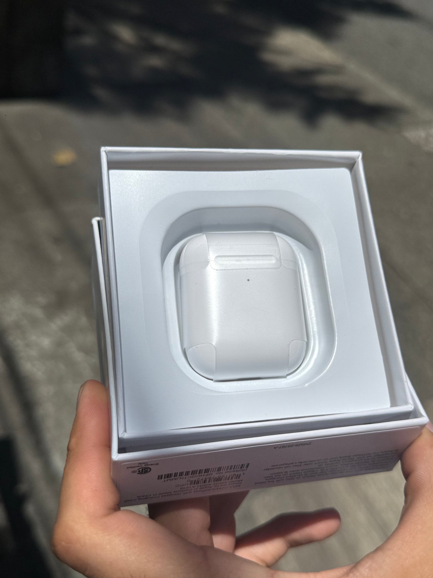 AirPods primera y segunda generación.