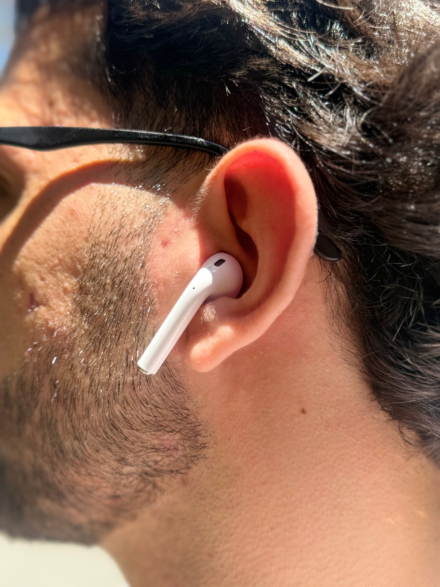 AirPods primera y segunda generación.